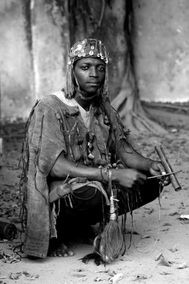 Photo_Ch.Seychelles-Bleher Dozos-sorcier-guerrier-pisteur-africain