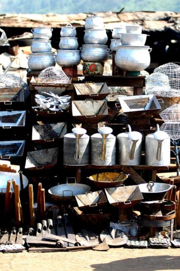 PHOTO:CHK.Seychelles-Bleher batterie de cuisine, afrique, marché africain,photo christophe seychelles webdesigner